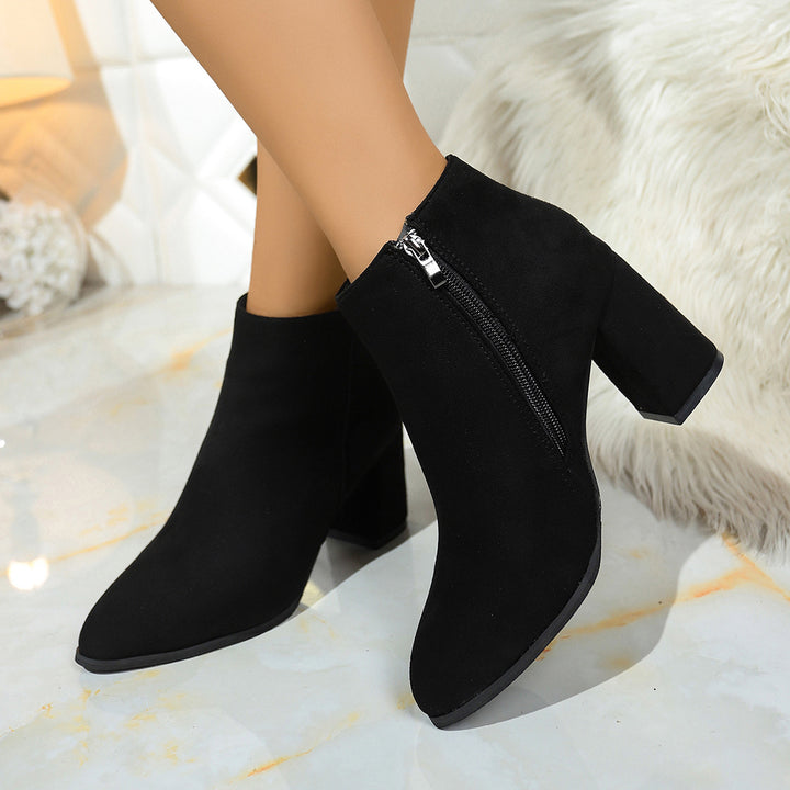 Damen Ankleboots mit Blockabsatz, spitzer Zehenpartie und seitlichem Reißverschluss – Varelle