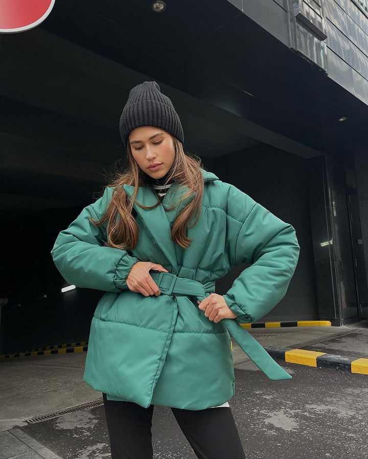 Damen Wattierte Taillierte Steppjacke mit Gürtel und Kapuze Echoarchiv