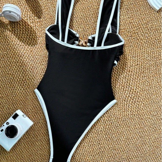 Damen Eleganter Einteiler Badeanzug mit kunstvollen Cut-Out-Details Echo Archiv