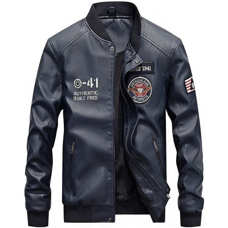 Herren nan leichte Kunstleder-Bomberjacke im Pilotenstil mit gestickten Patches und verdeckter Reißverschlussleiste Echo Archiv