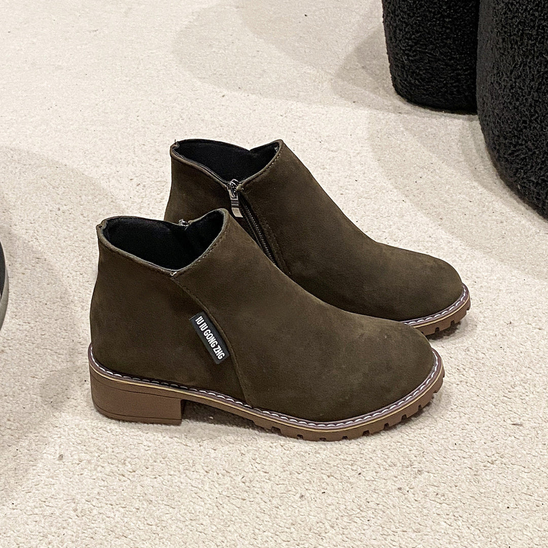 Damen nan kurze Reißverschluss-Stiefelette aus Veloursoptik mit profiliertem Traktorsohlensystem und gepolstertem Komfortfutter Echo Archiv