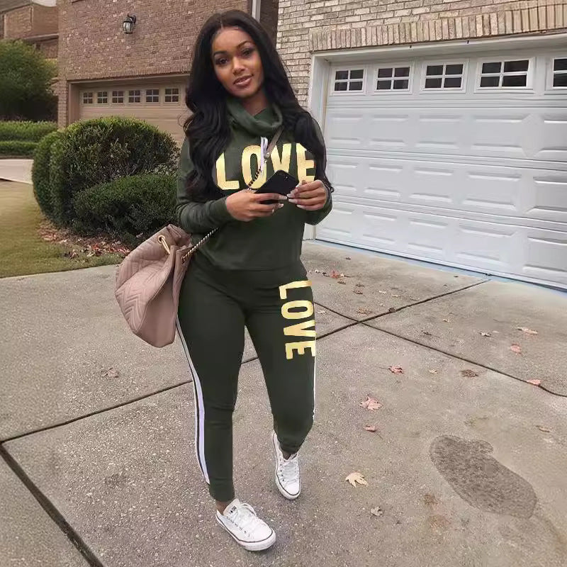 Damen nan sportives Kapuzen-Sweatshirt-Set mit Goldprint und Highwaist-Jogginghose Echo Archiv