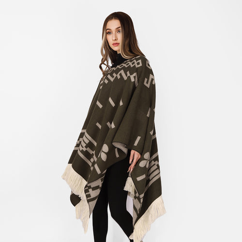 Damen Oversize Poncho im Boho‑Stil mit V‑Ausschnitt, Jacquard‑Muster und langen Fransen – Avérine