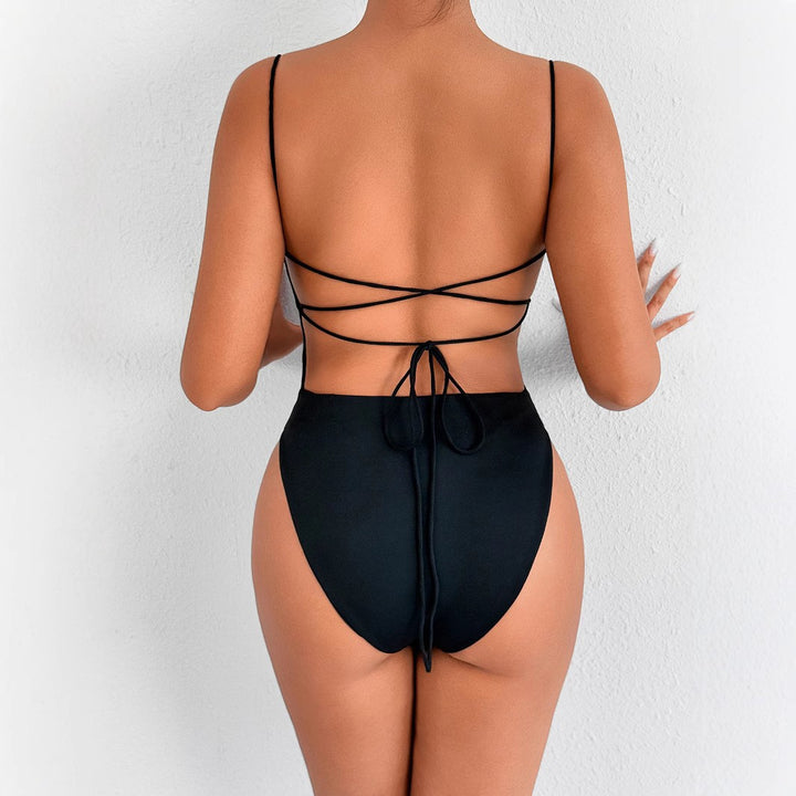 Damen Hochgeschnittenes Bade-Outfit mit schmalen Trägern Echo Archiv