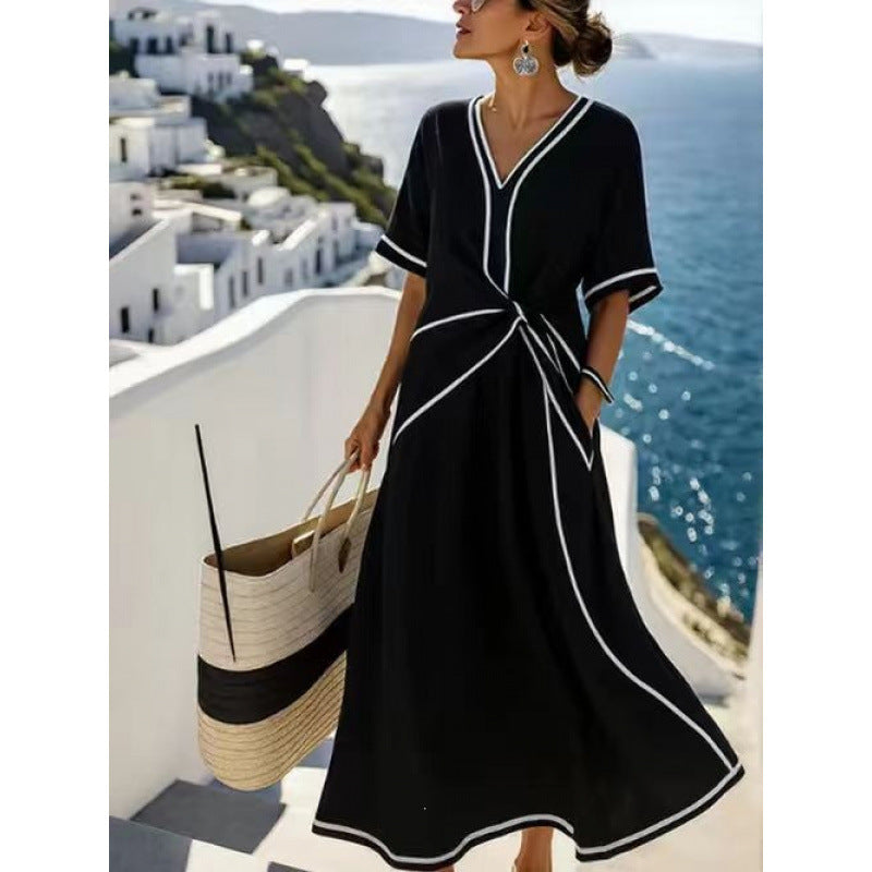 Damen Maxikleid mit V-Ausschnitt, seitlichem Knoten und Kontrastpaspeln Echoarchiv