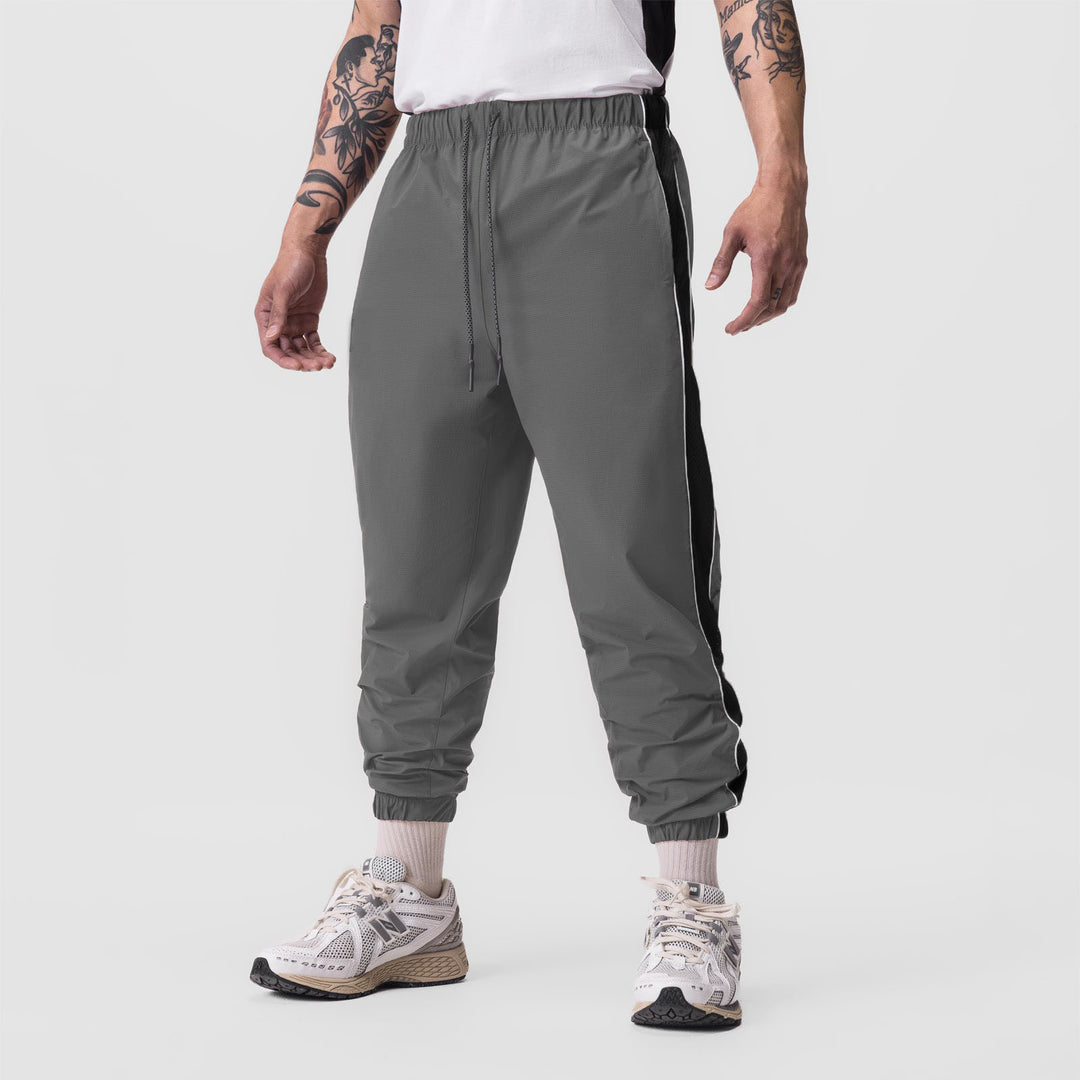 Herren Sportliche Jogginghose mit modernen Kontrasteinsätzen Echoarchiv