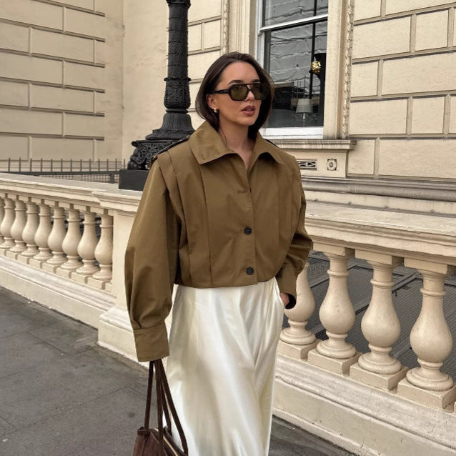 Damen Kurze Boxy‑Trenchjacke mit Faltenblende und Epauletten Echo Archiv