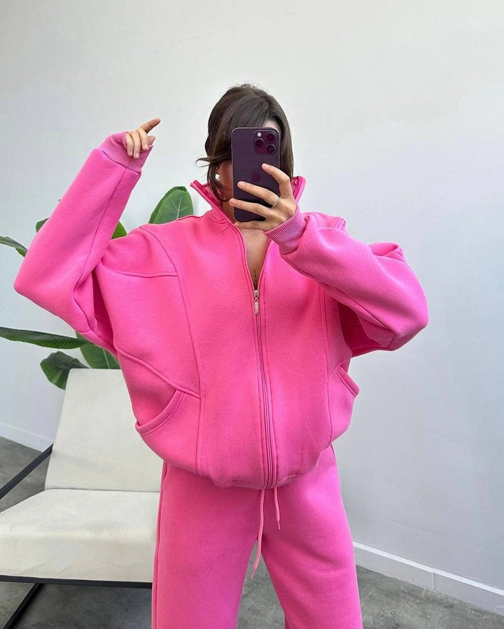 Damen Oversize Fleece-Set mit Reißverschlussjacke und weiten Jogginghosen Echoarchiv