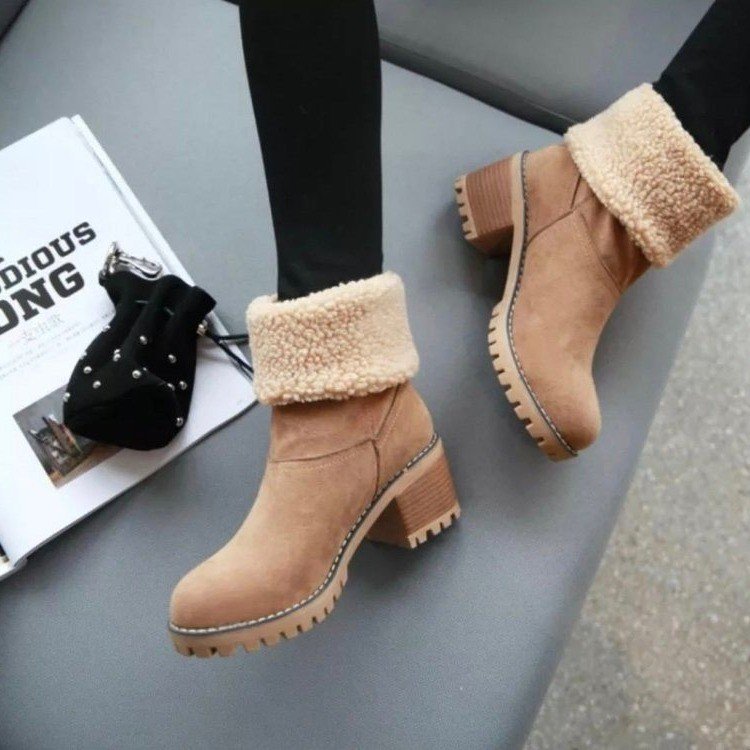 Damen Kurzschaft-Stiefelette mit Teddyfutter, Blockabsatz und Profilsohle Echoarchiv