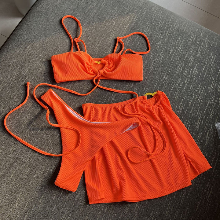 Damen Bikini-Set mit elegantem Knopf-Detail und hohem Beinausschnitt Echo Archiv