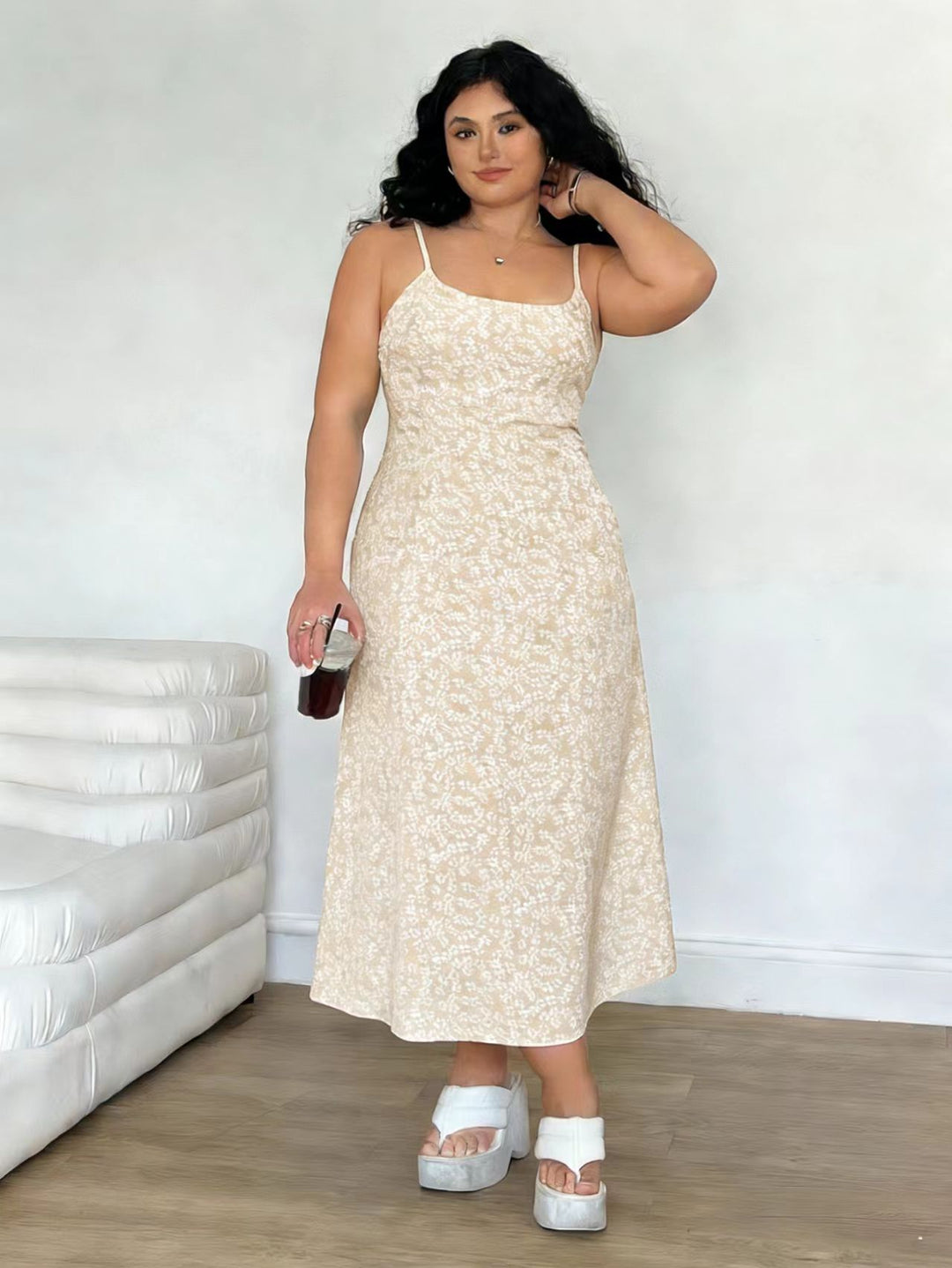 Damen Maxikleid mit feinem Blumenmuster und verstellbaren Spaghettiträgern Echo Archiv