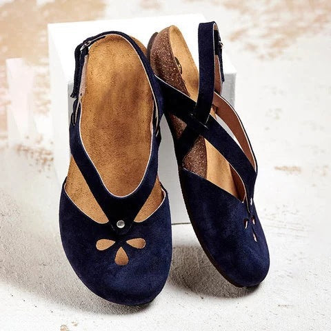 Damen nan geschlossene Slingback-Sandale aus Veloursleder mit ergonomischem Kork-Fußbett und dekorativen Loch-Aussparungen Echoarchiv