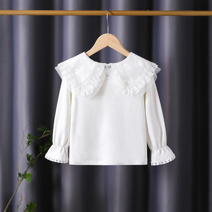 Mädchen Bluse mit üppigem Spitzenkragen und filigranen Applikationen Echo Archiv