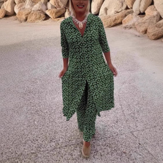 Damen Freizeit Maxi Kleid in ornamentalem Druck mit V-Ausschnitt, 3/4-Ärmeln und zentralem Frontschlitz – Valéora