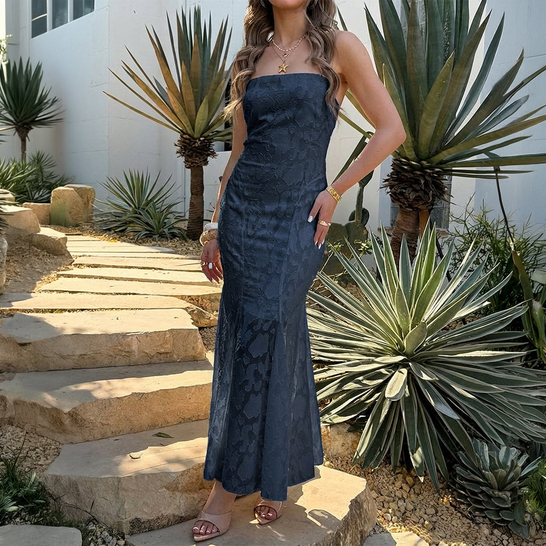 Damen Maxikleid mit verführerischem Cross-Back Design und elegantem Spitzeneinsatz Echo Archiv