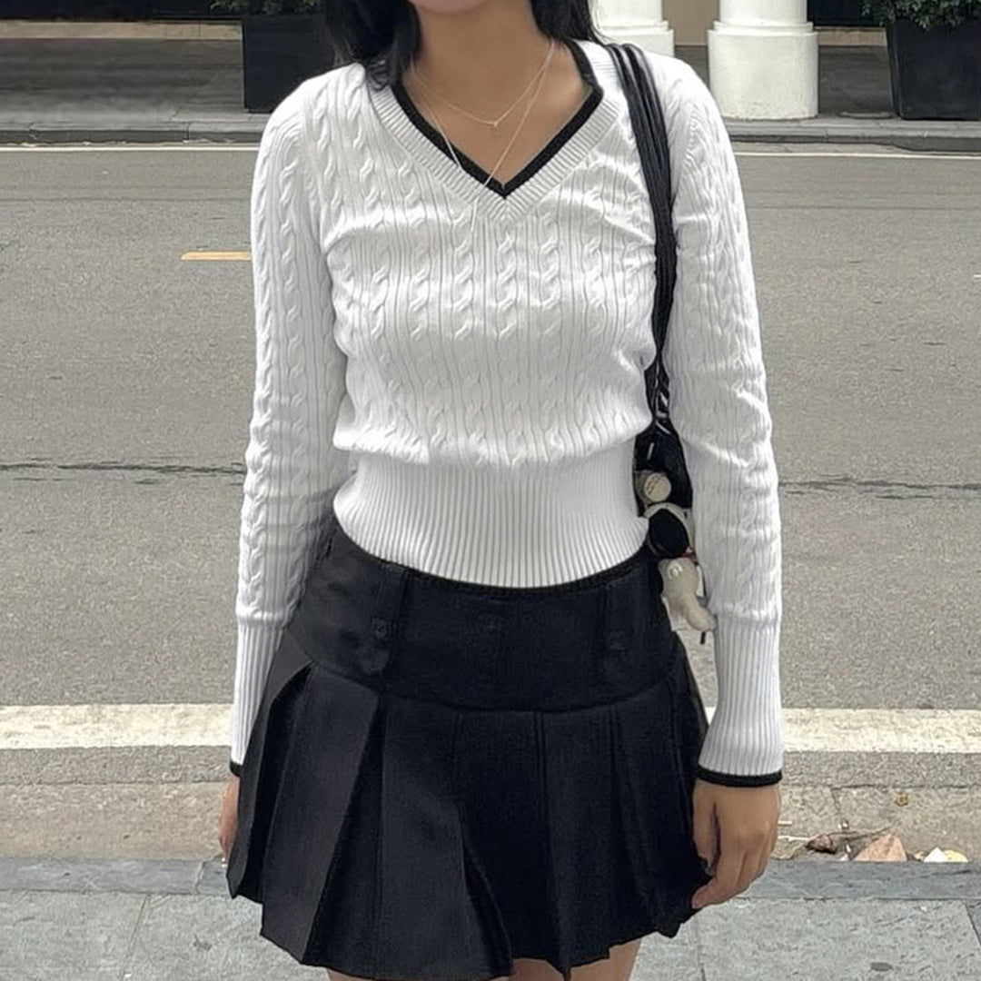Damen Feinstrick-Pullover mit Zopfmuster, V-Ausschnitt und kontrastierendem Saum Echo Archiv
