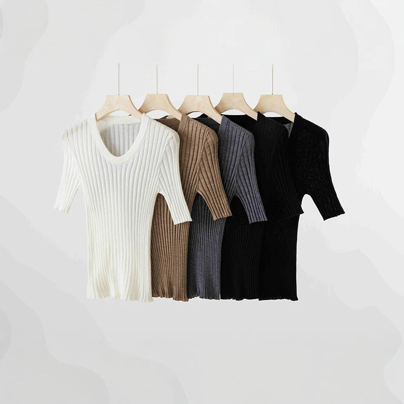 Damen Geripptes Feinstrickshirt mit tiefem U-Ausschnitt und halblangen Ärmeln Echo Archiv