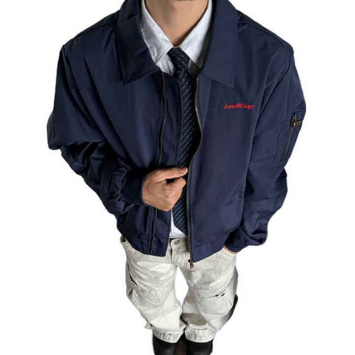 Herren Leichte Bomberjacke mit Hemdkragen, Ärmeltasche und elastischem Saum Echoarchiv
