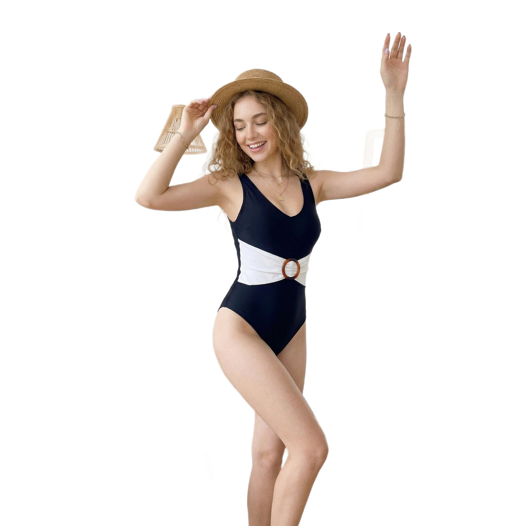 Damen Eleganter Einteiler mit herausnehmbaren Polstern und modischen Akzenten Echo Archiv