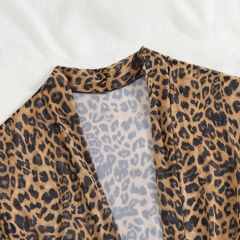 Damen luftiger Strandüberwurf mit trendy Leopardenprint Echo Archiv
