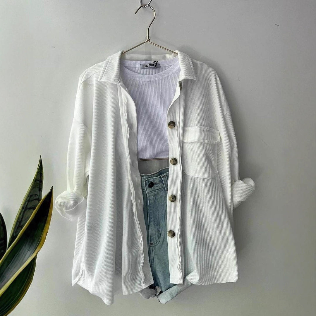 Damen Oversized Cordhemdjacke aus Breitcord mit Brusttasche und Holzknöpfen Echoarchiv
