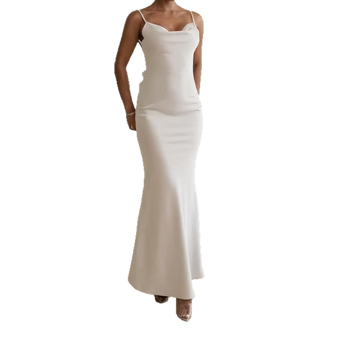 Damen Elegantes und figurbetontes Abendkleid mit schmalen Trägern Echo Archiv