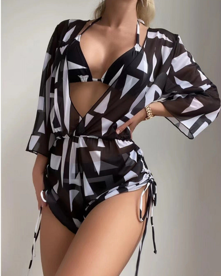 Damen Wendbare Strandmode mit floralem Kimono und Bikini Echo Archiv