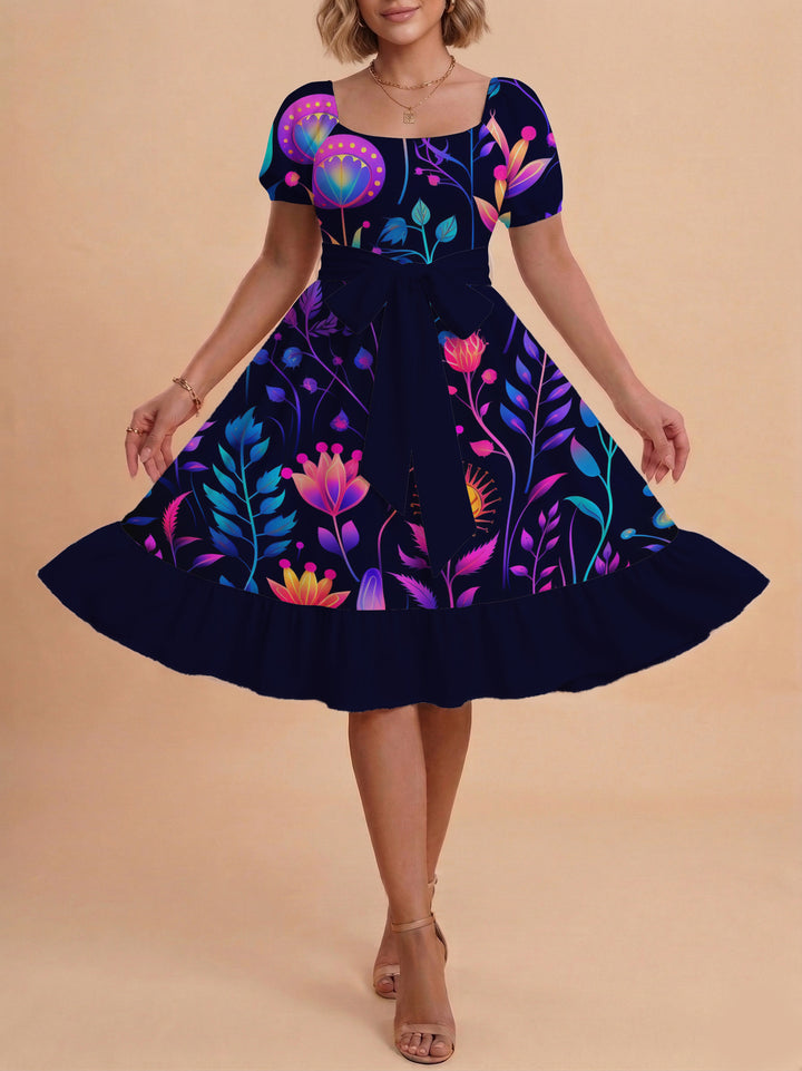 Damen modernes Blumenkleid mit elegantem Taillengürtel und asymmetrischem Saum Echo Archiv