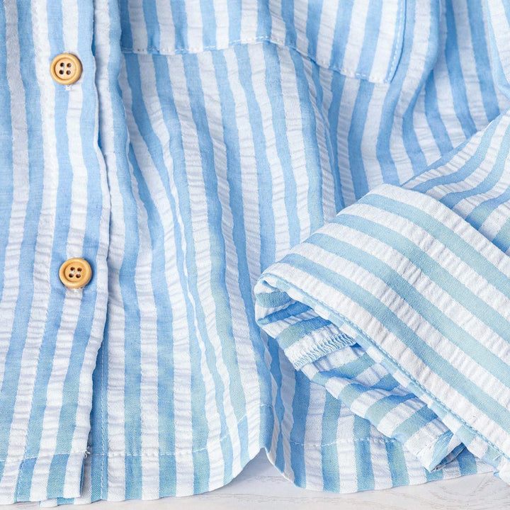 Damen Leichte gestreifte Kapuzen‑Overshirt mit Holzknöpfen und aufgesetzten Taschen – Avérine