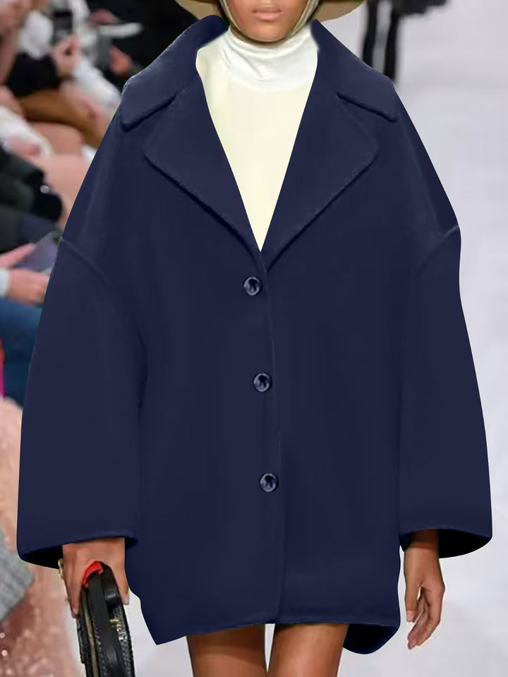Damen Oversize-Kurzmantel mit weitem Revers und Knopfverschluss – Montévia