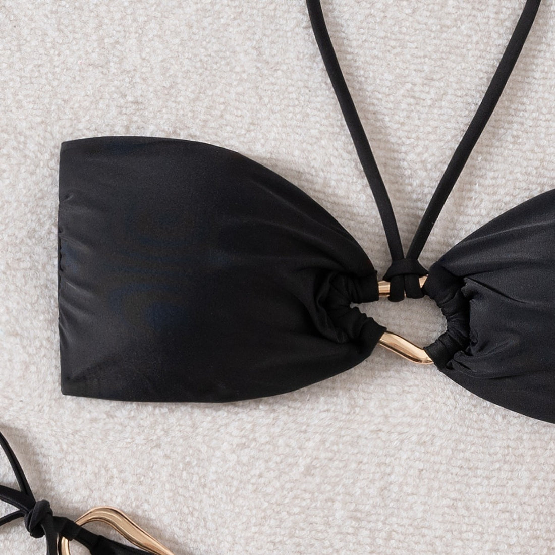 Damen Bandeau-Bikini mit Gold-Accessoires – Maréssa
