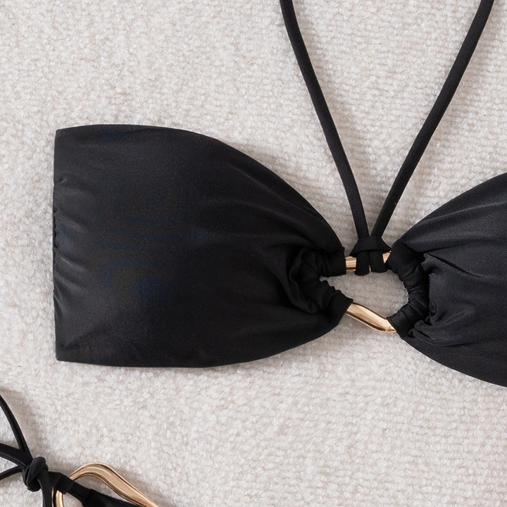 Damen Bandeau-Bikini mit Gold-Accessoires Echo Archiv