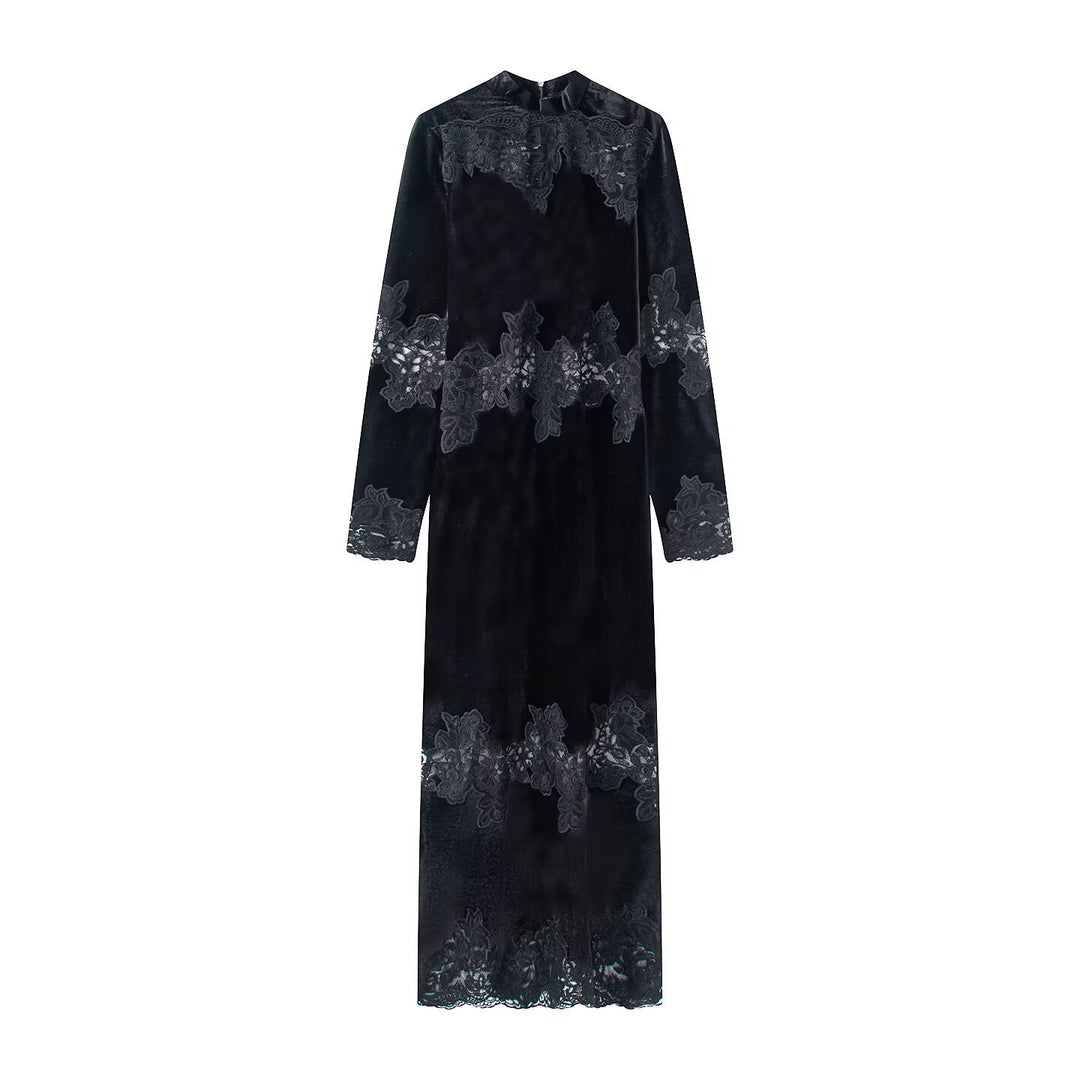 Damen Samt-Maxikleid mit Spitzenbesatz, Stehkragen und langen Ärmeln Echo Archiv