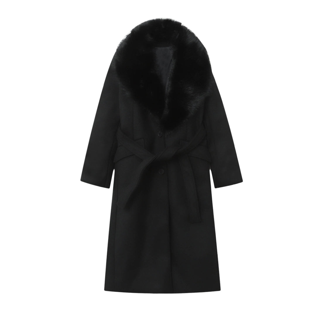 Damen eleganter Mantel mit großem abnehmbaren Schalkragen aus Fauxfur, Wickelgürtel und verdeckter Knopfleiste – Montévia