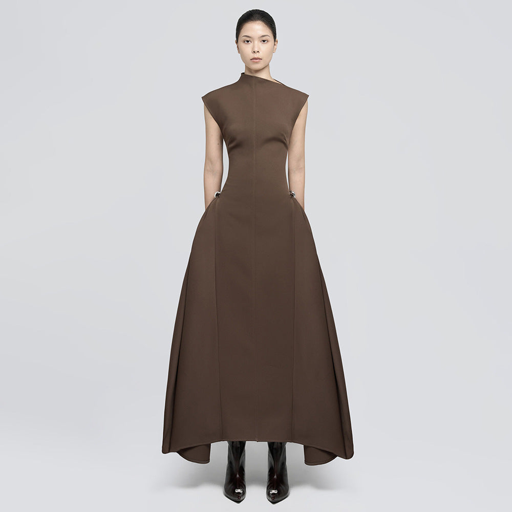 Damen elegantes bodenlanges Kleid mit außergewöhnlichem Kragen und innovativer Silhouette Echo Archiv
