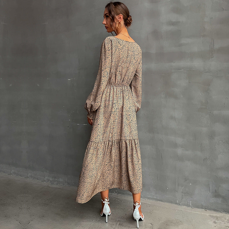 Damen Langes Stufenmaxikleid mit elastischer Taillenraffung und feinem Punkteprint Echoarchiv