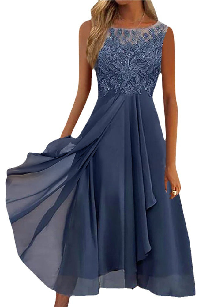 Damen elegante Cocktailkleid mit kunstvollen Spitzenakzenten Echoarchiv