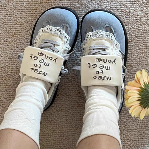 Damen Sneakers mit verspielten Spitzen-Details und weicher Sohle Echo Archiv