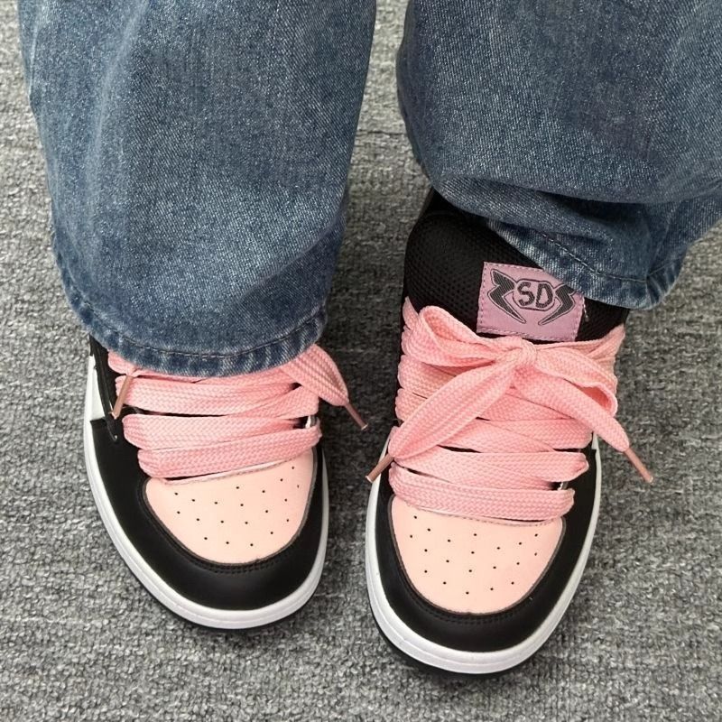 Damen Sportliche Sneakers mit atmungsaktiver Oberflächenstruktur und robustem Profil Echo Archiv