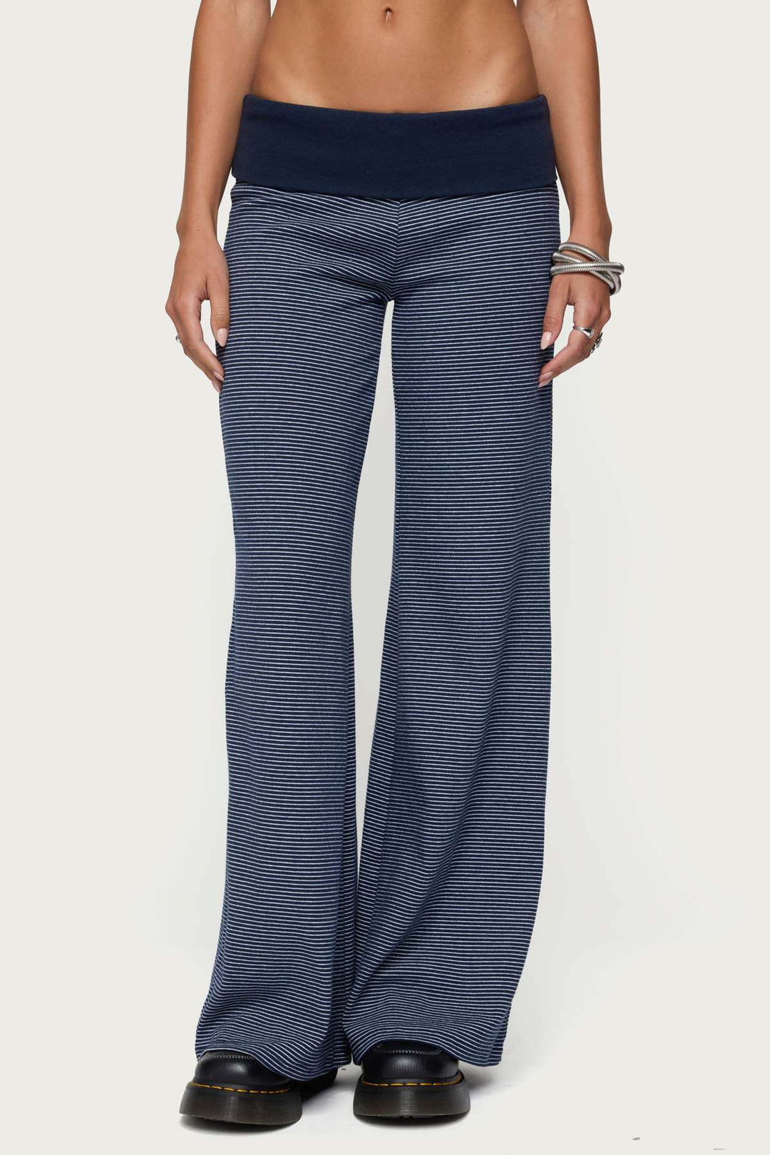 Damen weite Lounge-Hose mit elastischem Bund und maritimem Streifenmuster Echo Archiv