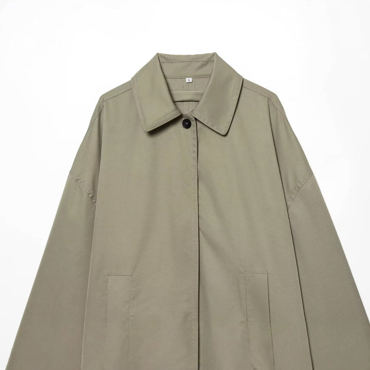 Damen Weitgeschnittener Cape‑Mantel mit verdeckter Knopfleiste und aufgesetzten Taschen Echo Archiv
