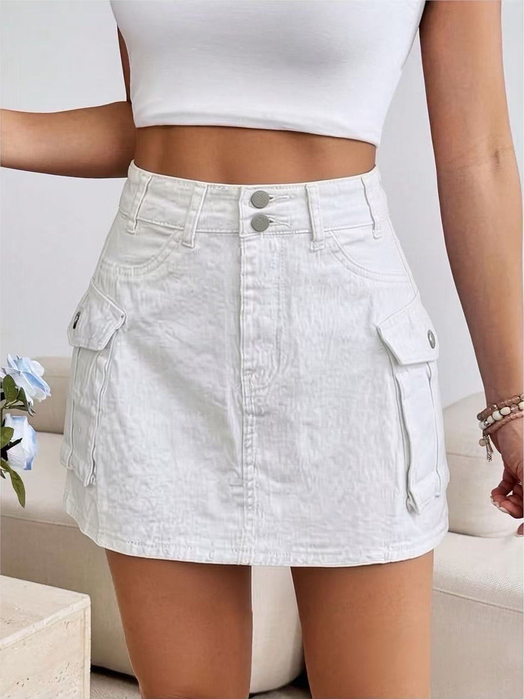 Damen Denim-Minirock mit aufgesetzten Taschen und modernen Details Echo Archiv