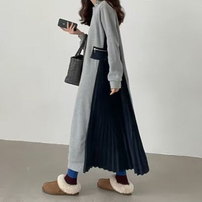 Damen Langes Oversize-Sweatkleid mit Rundhalsausschnitt, plissierten Seiteneinsätzen und Eingrifftaschen – Valéora