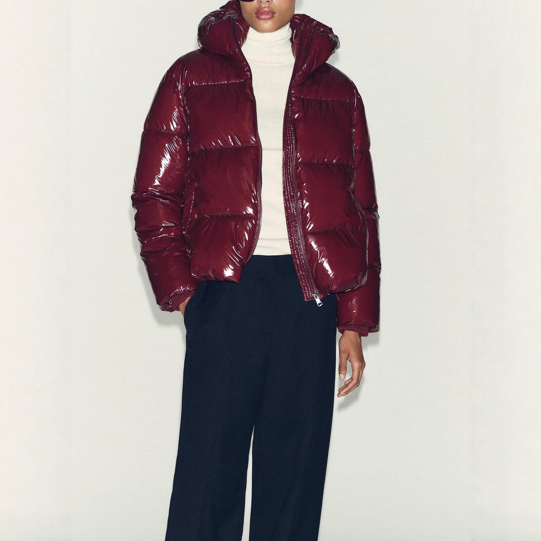 Damen Hochglanz Steppjacke mit hohem Kragen – Célinea