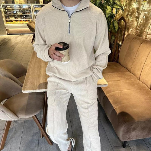 Herren Lounge-Set bestehend aus hochwertigem Pullover mit Reißverschluss und bequemen Jogginghosen Echoarchiv