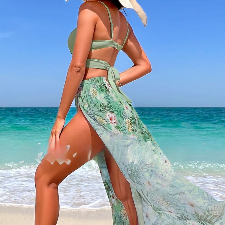 Damen Bikini-Set mit floralem Wickel-Oberteil und hochgeschnittenem Slip Echo Archiv