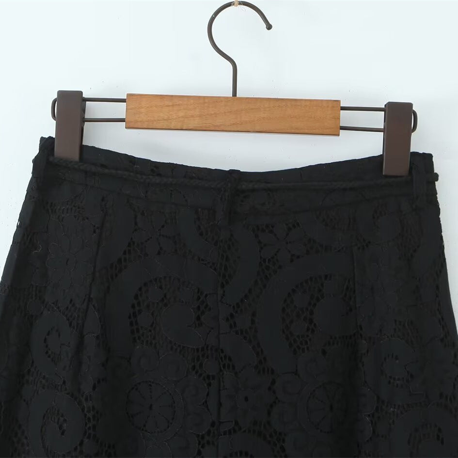 Damen weite Spitze Hose mit elegantem Schnitt und luxuriösem Design Echo Archiv