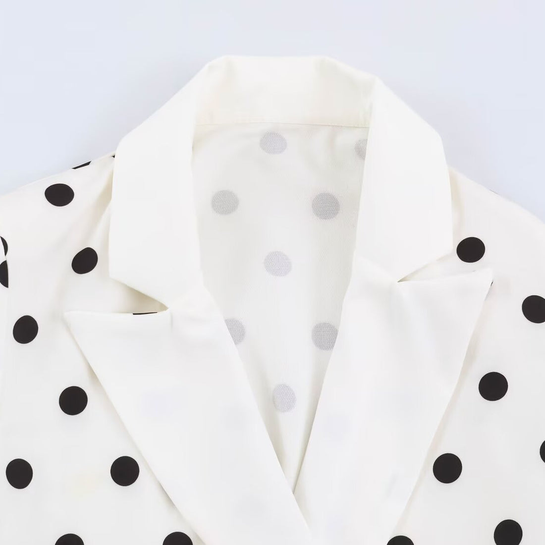 Damen Midilanger Mantel mit Polka‑Dot‑Print, Doppelreiher und Schalkragen Echoarchiv