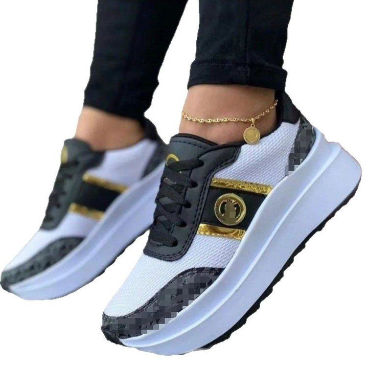 Damen  Plateau-Sneaker mit atmungsaktivem Mesh, Kunstlederbesatz und goldenen Akzentstreifen Echo Archiv