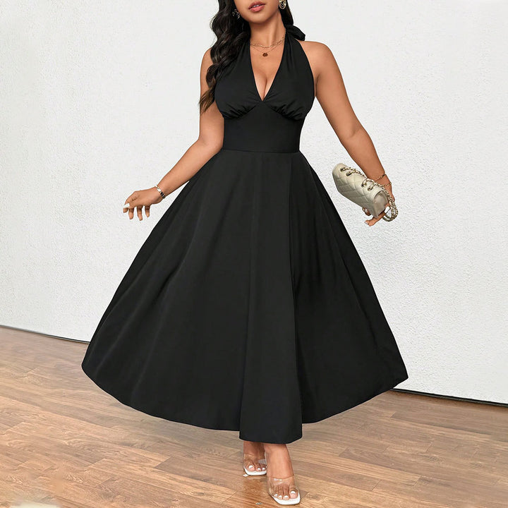 Damen elegantes etwas schwingendes Abendkleid mit tiefem V-Ausschnitt Echo Archiv
